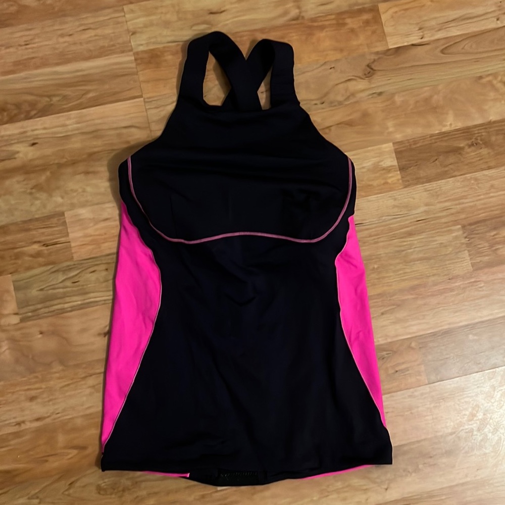Lululemon athletic top SZ 6 racerback